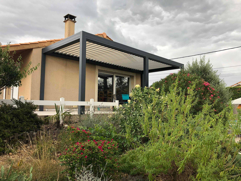 Pergola protégeant une terrasse