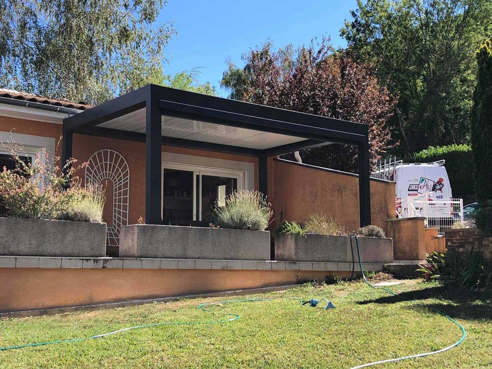 Pergola protégeant une terrasse